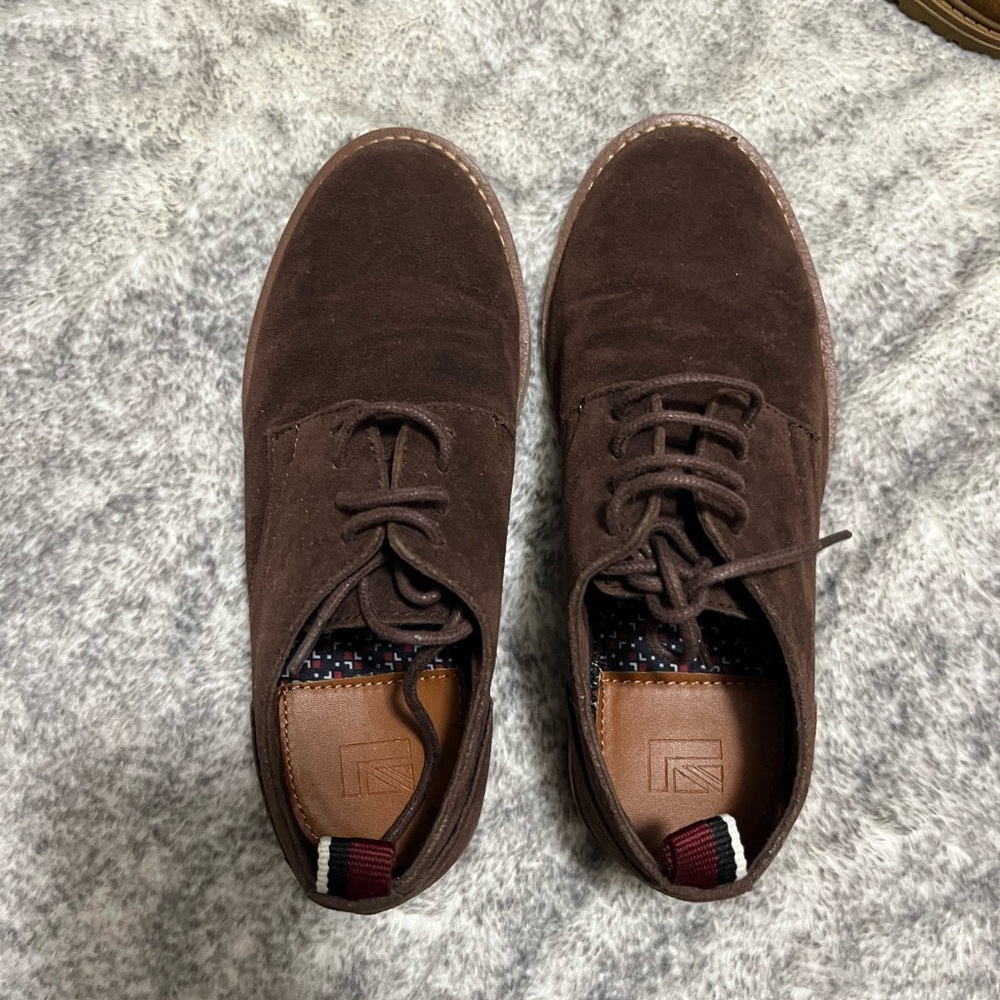 Boys youth size 1 shoes suede brown